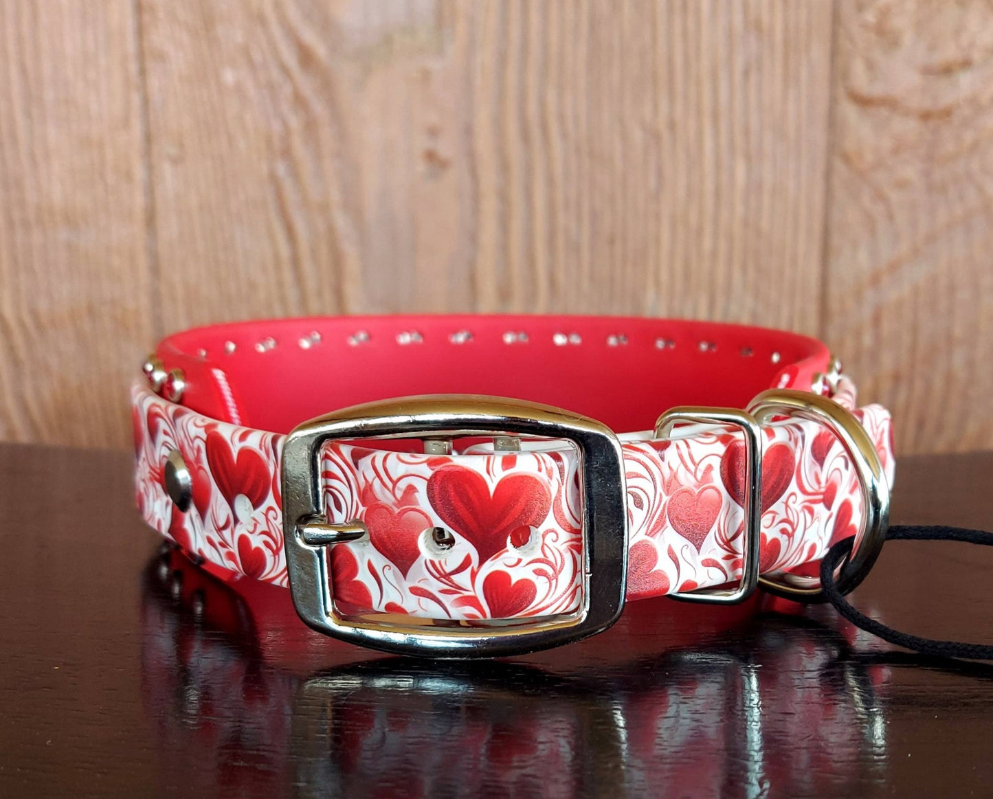 Red Hearts Buckle Collar