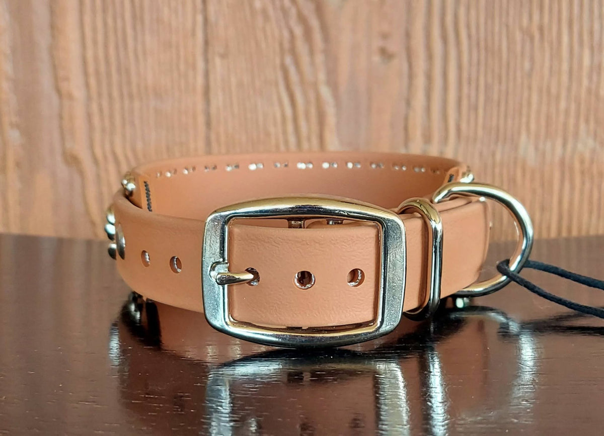 Bloom Buckle Collar - CARAMEL
