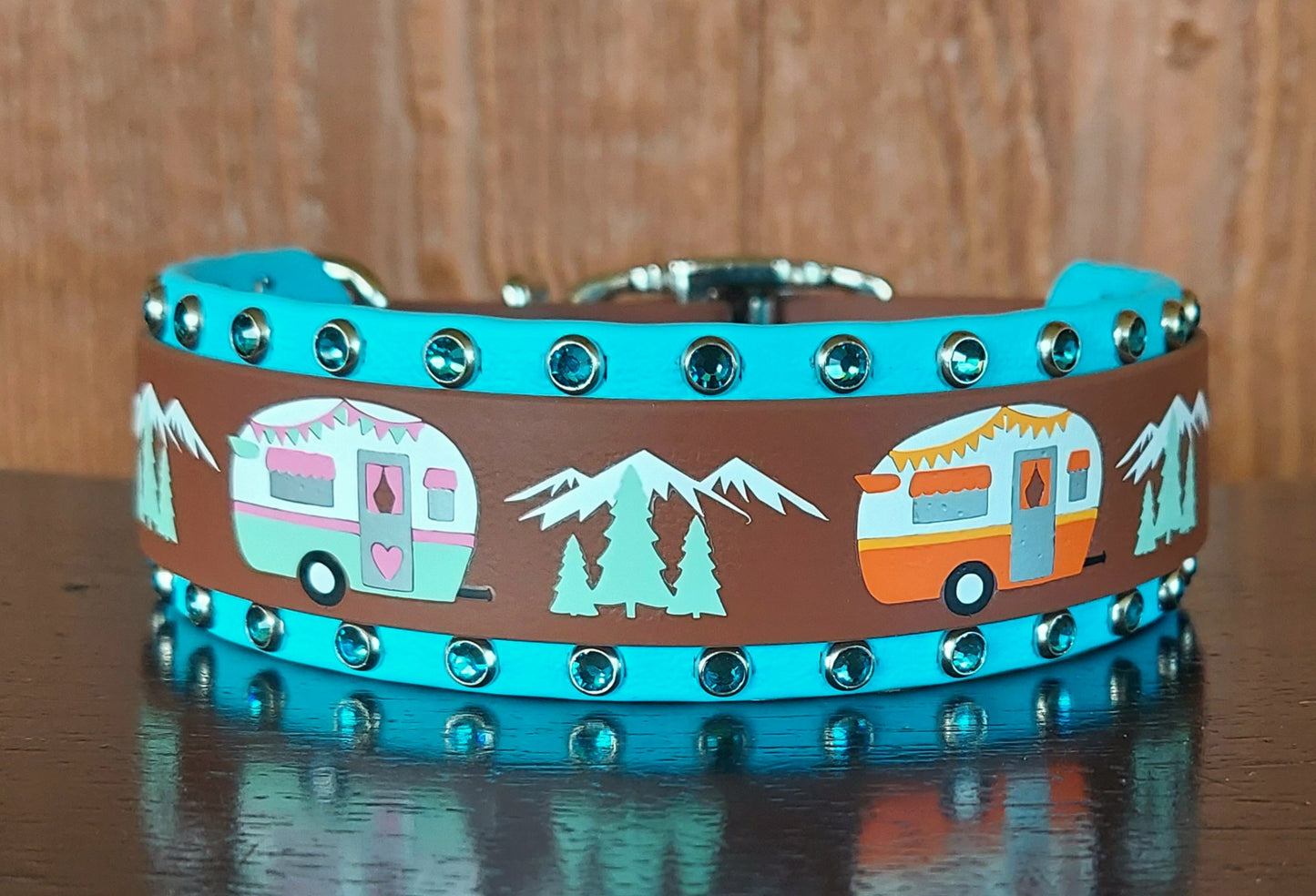 Retro Campers Buckle Collar