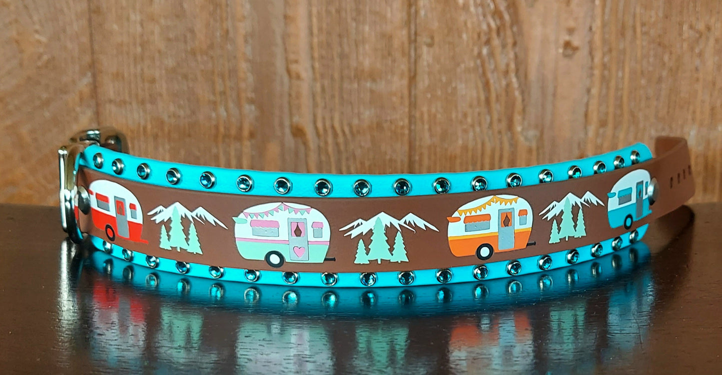 Retro Campers Buckle Collar