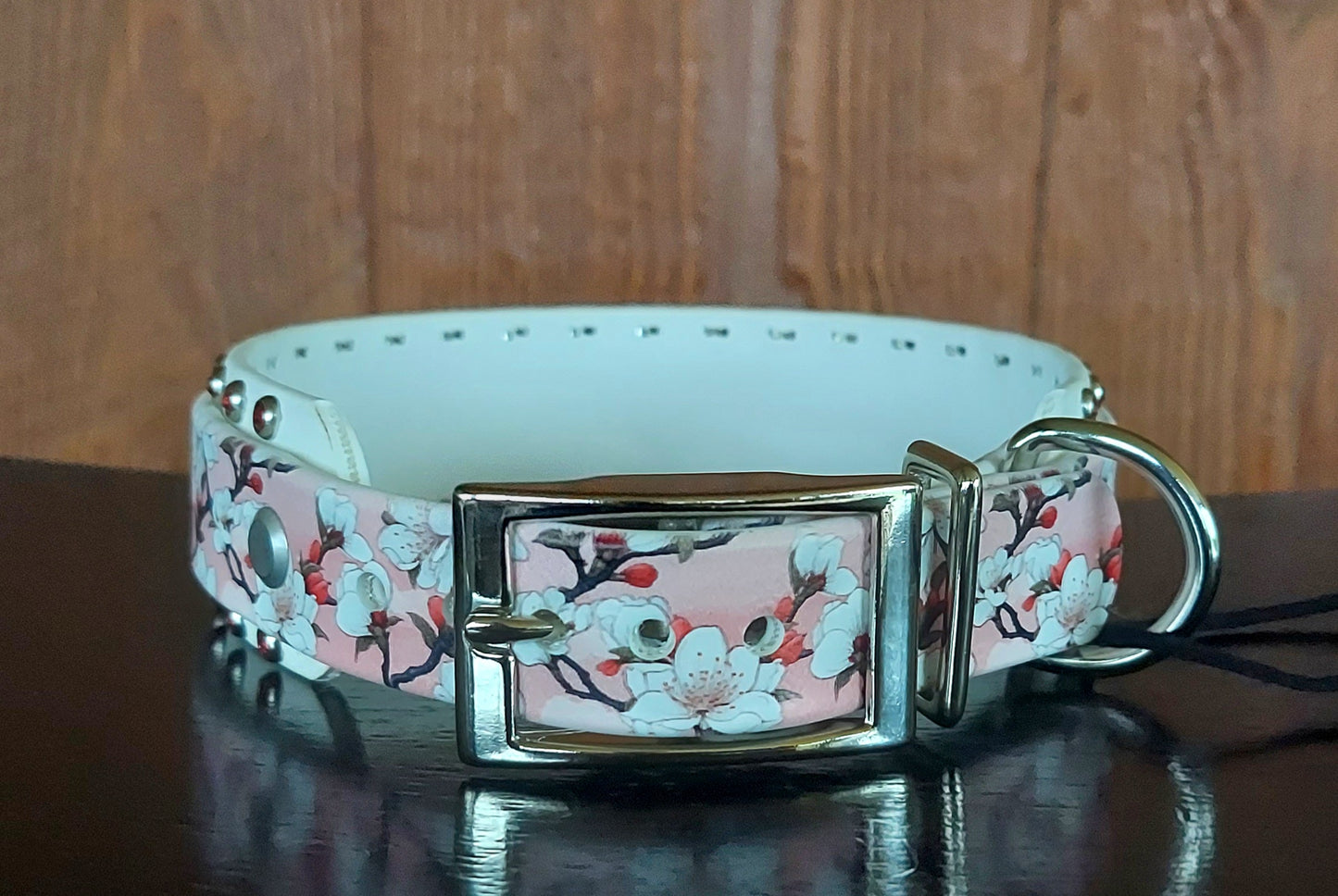 Cherry Blossoms UV Buckle Collar