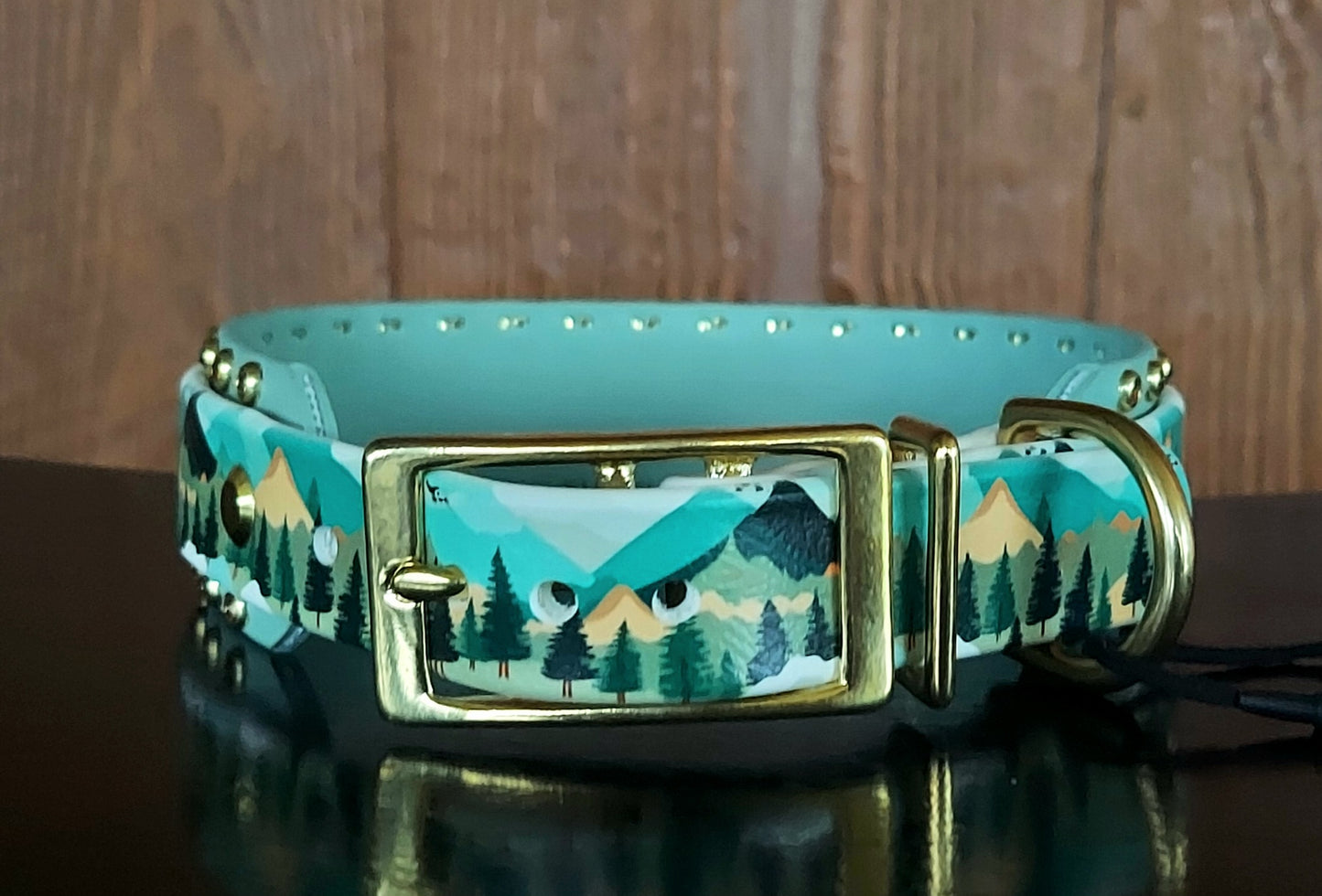 Mountain Scape UV Buckle Collar