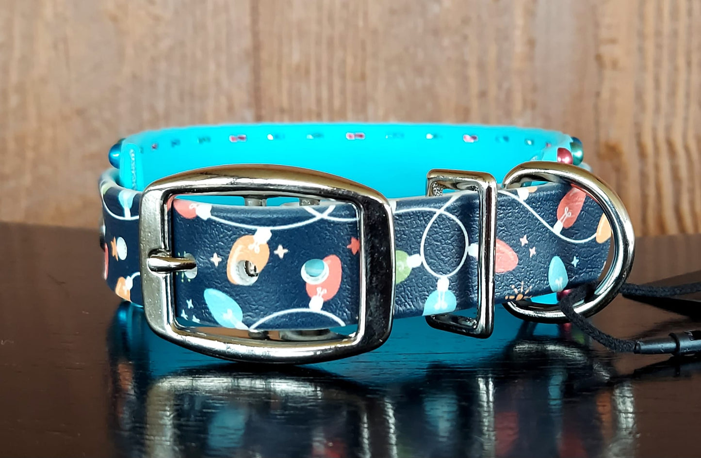 Retro Christmas Lights UV Buckle Collar