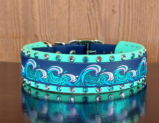 Shimmer Waves Buckle Collar