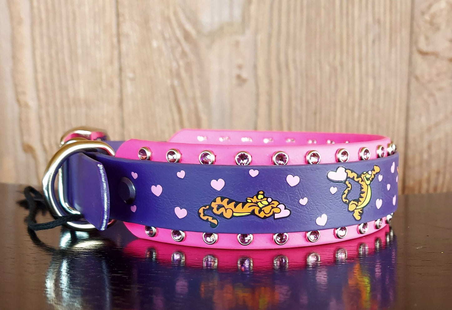 Tigger Hearts Buckle Collar