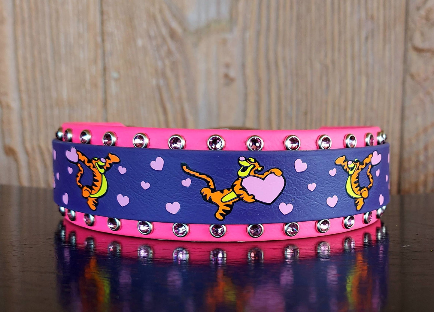 Tigger Hearts Buckle Collar