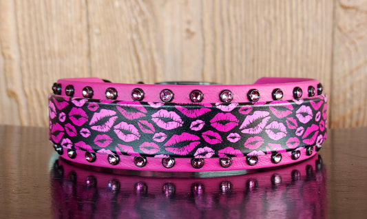 Kisses Buckle Collar