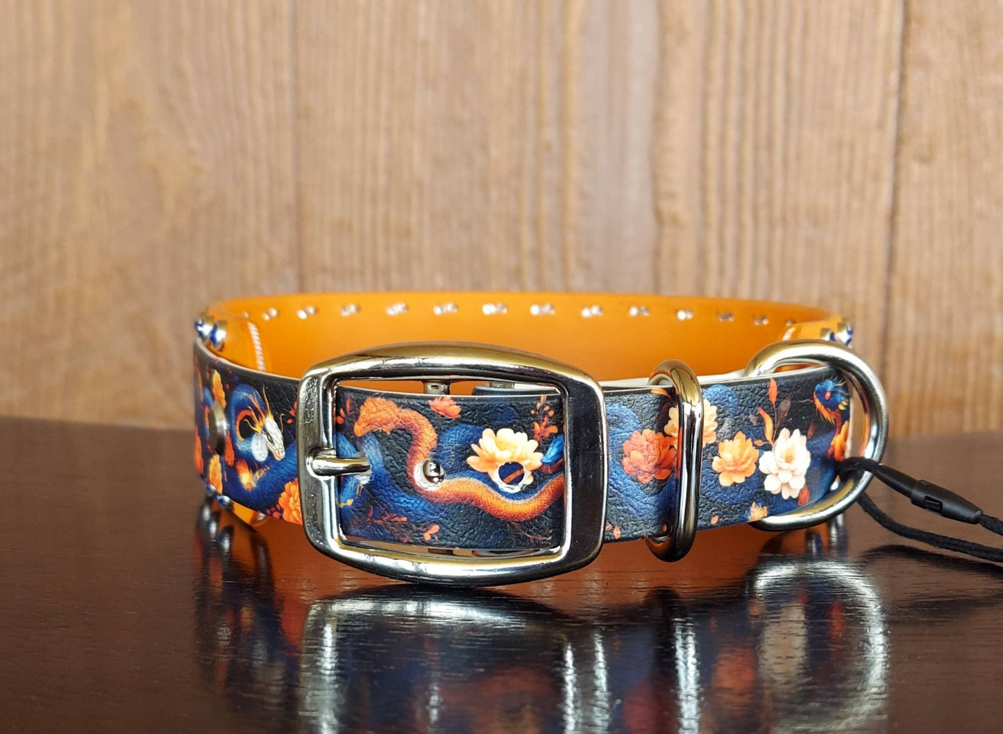 King of Flowers Buckle Collar