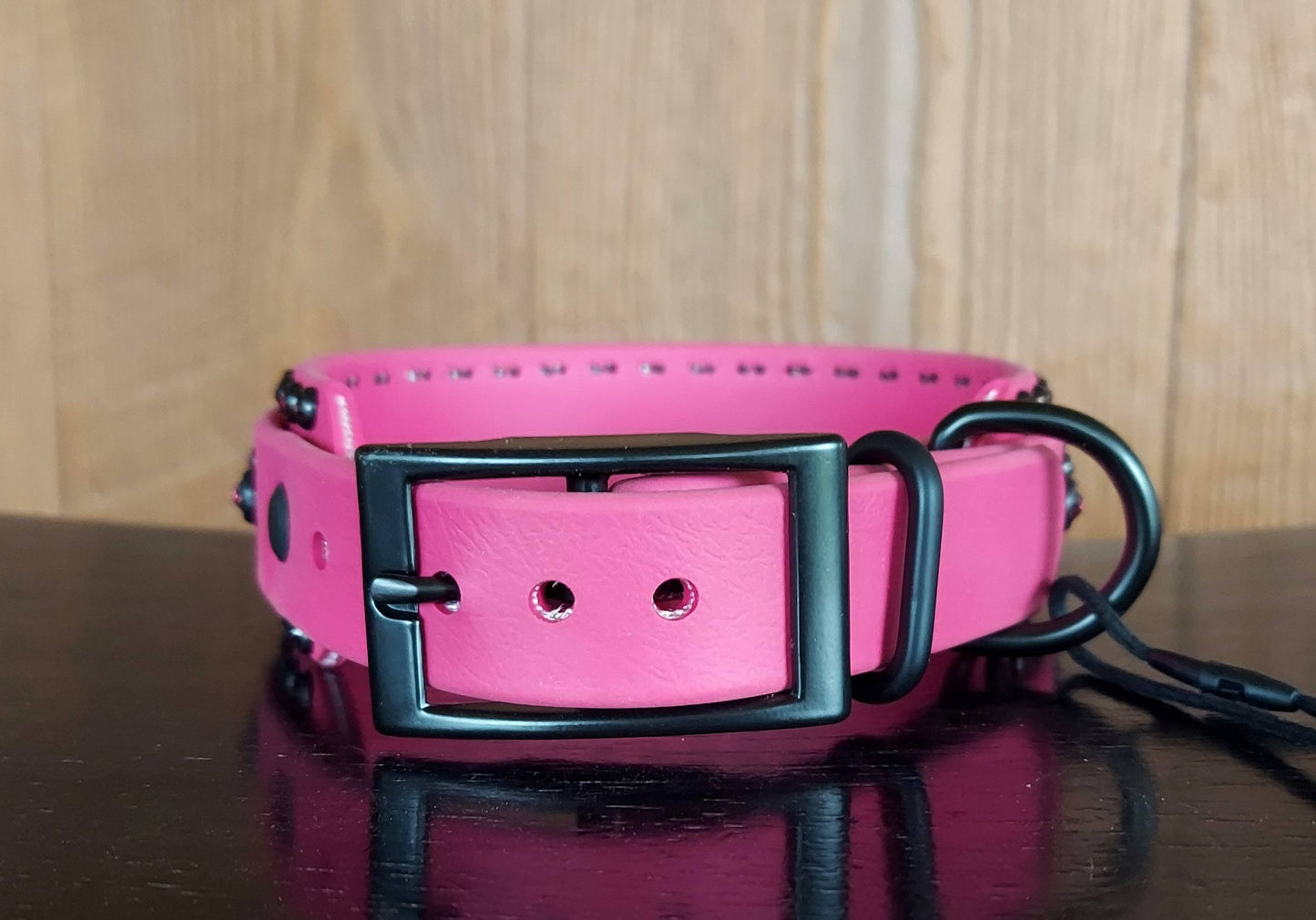 Regal MAGENTA Buckle Collar