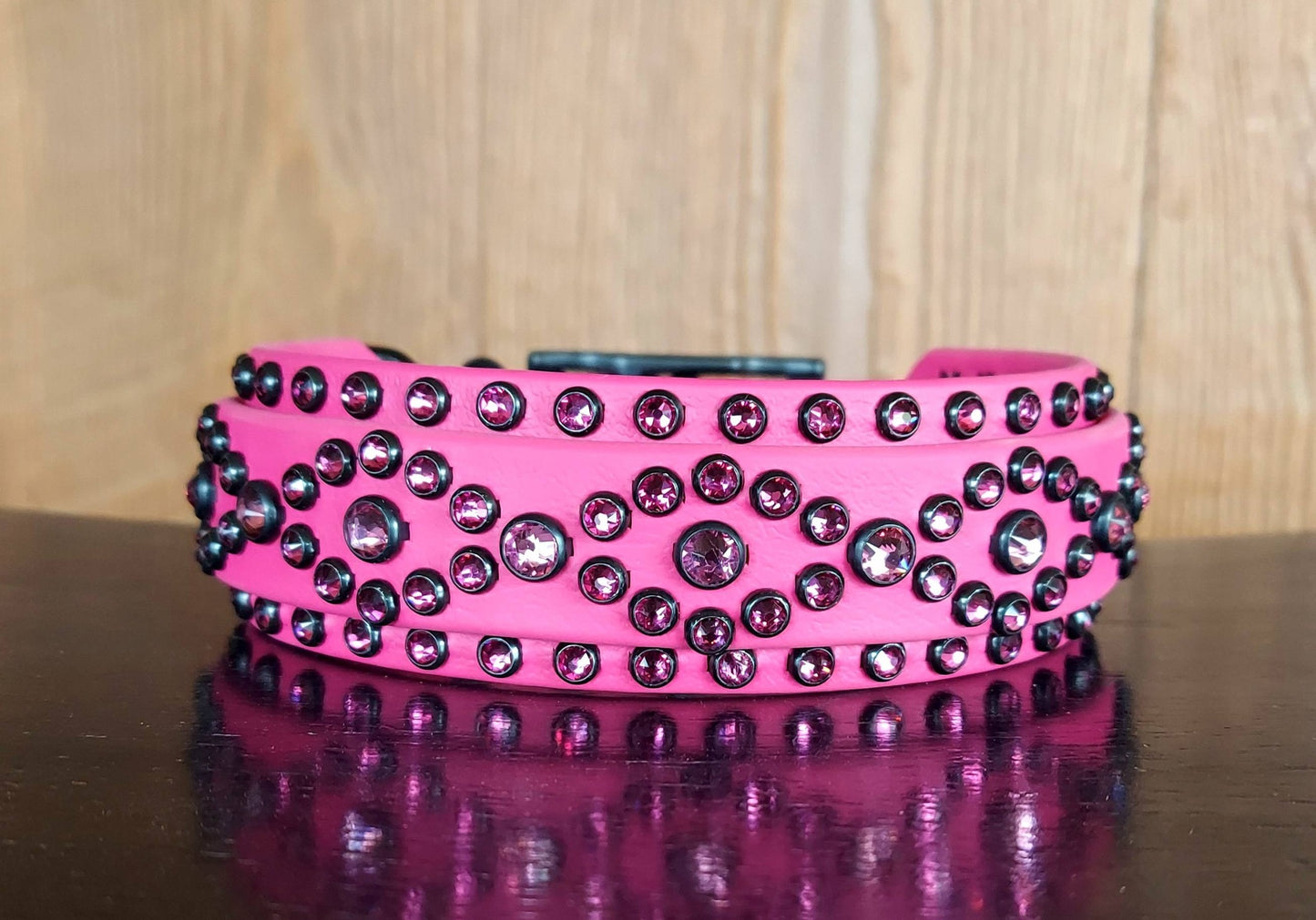 Regal MAGENTA Buckle Collar