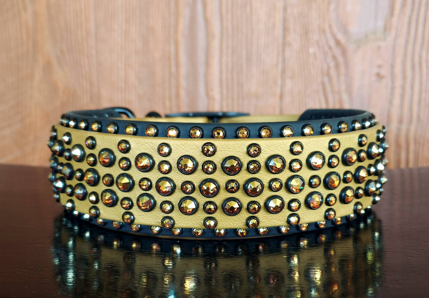 Zenith Buckle Collar - GOLD/BLACK